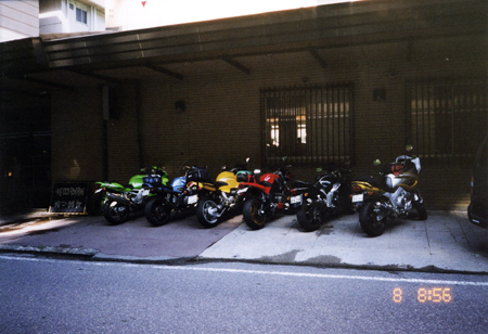 20040021